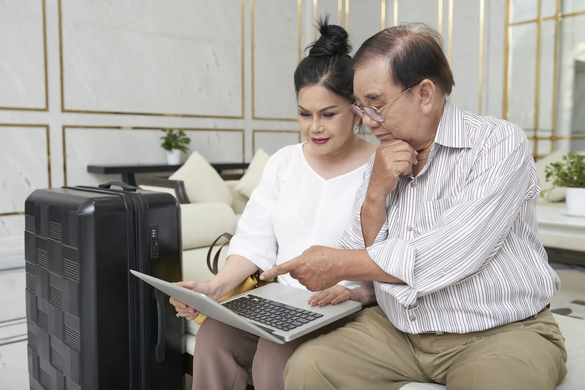 International client receiving online tax planning advice before moving to Spain.